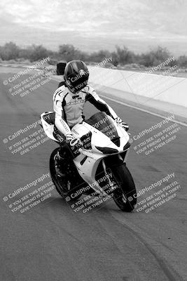 media/Mar-20-2023-Moto Forza (Mon) [[d0bbc59e78]]/Around the Pits/